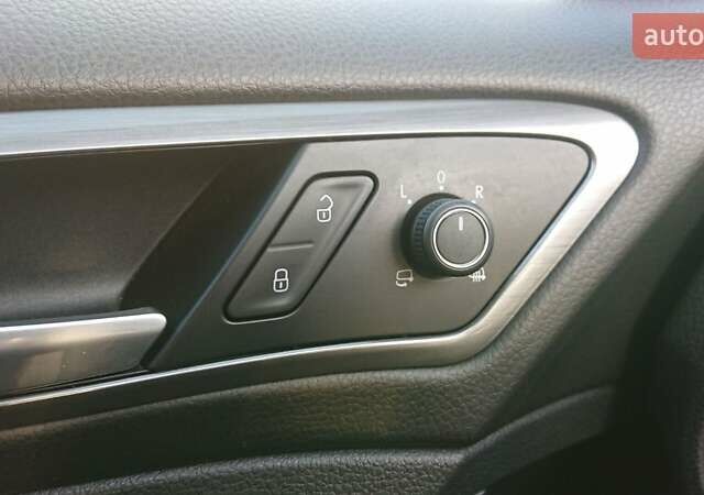 Красный Фольксваген Гольф, объемом двигателя 1.97 л и пробегом 273 тыс. км за 11900 $, фото 5 на Automoto.ua