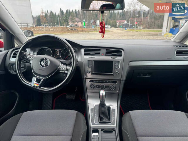 Красный Фольксваген Гольф, объемом двигателя 0 л и пробегом 198 тыс. км за 10500 $, фото 3 на Automoto.ua
