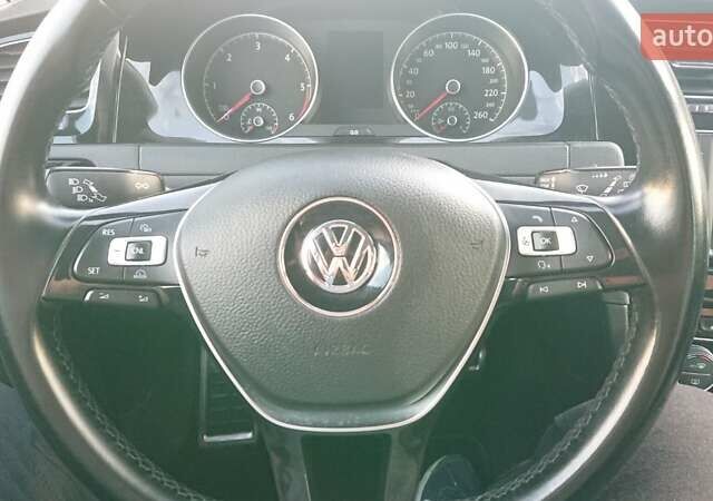 Красный Фольксваген Гольф, объемом двигателя 1.97 л и пробегом 273 тыс. км за 11900 $, фото 7 на Automoto.ua