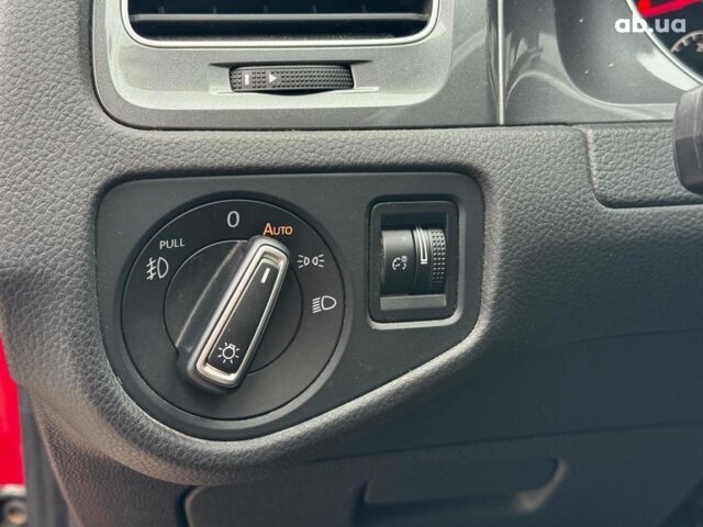 Красный Фольксваген Гольф, объемом двигателя 1.8 л и пробегом 133 тыс. км за 11980 $, фото 18 на Automoto.ua