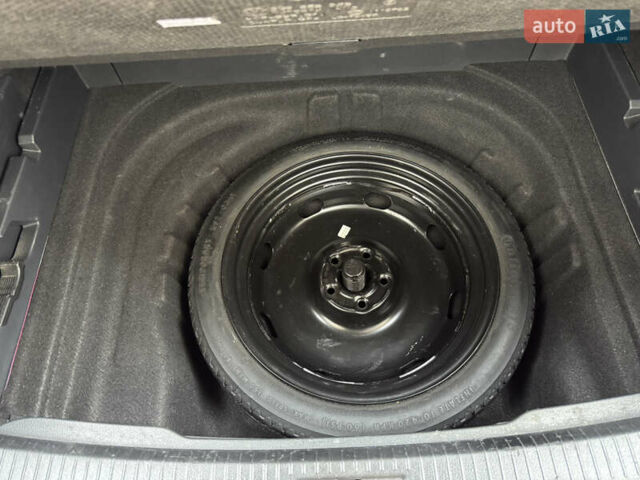 Червоний Фольксваген Гольф, об'ємом двигуна 1.8 л та пробігом 205 тис. км за 11900 $, фото 15 на Automoto.ua