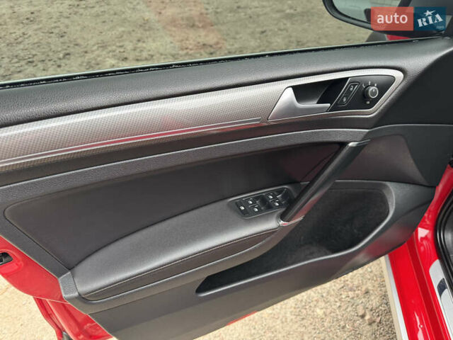 Червоний Фольксваген Гольф, об'ємом двигуна 1.8 л та пробігом 205 тис. км за 11900 $, фото 13 на Automoto.ua