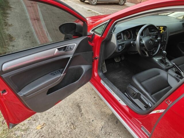 Червоний Фольксваген Гольф, об'ємом двигуна 1.8 л та пробігом 133 тис. км за 12100 $, фото 5 на Automoto.ua