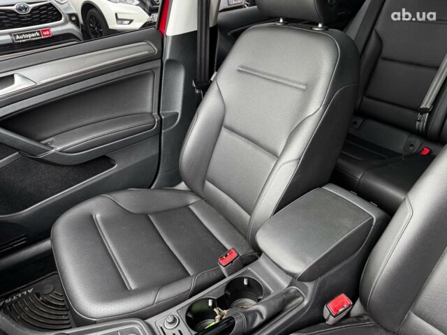 Красный Фольксваген Гольф, объемом двигателя 1.8 л и пробегом 133 тыс. км за 11980 $, фото 16 на Automoto.ua