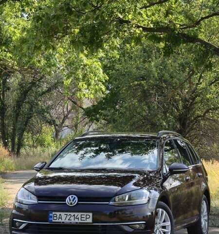 Красный Фольксваген Гольф, объемом двигателя 1.97 л и пробегом 248 тыс. км за 15900 $, фото 1 на Automoto.ua