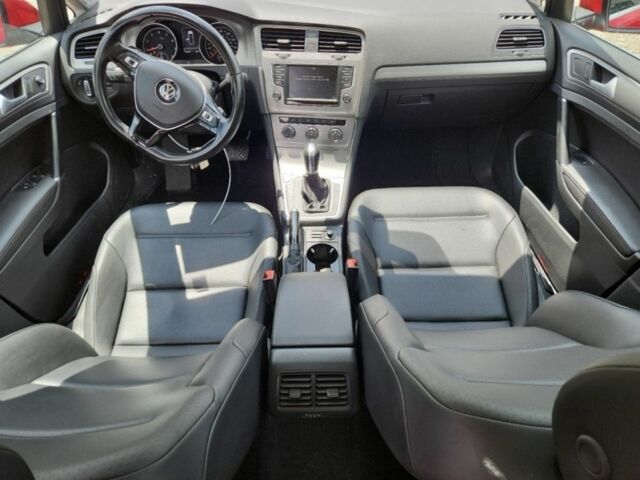 Красный Фольксваген Гольф, объемом двигателя 1.8 л и пробегом 180 тыс. км за 10300 $, фото 3 на Automoto.ua