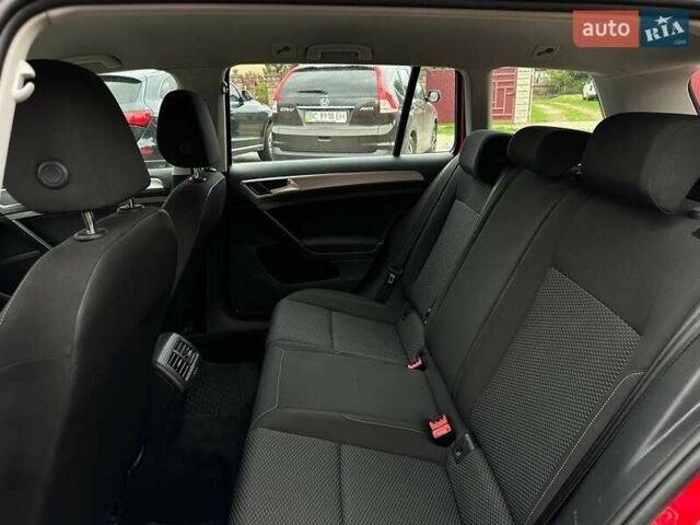 Красный Фольксваген Гольф, объемом двигателя 1.6 л и пробегом 233 тыс. км за 12700 $, фото 29 на Automoto.ua