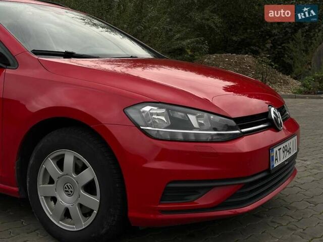 Красный Фольксваген Гольф, объемом двигателя 1.6 л и пробегом 233 тыс. км за 12700 $, фото 4 на Automoto.ua