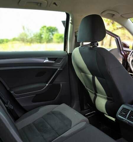 Красный Фольксваген Гольф, объемом двигателя 1.97 л и пробегом 248 тыс. км за 15900 $, фото 31 на Automoto.ua