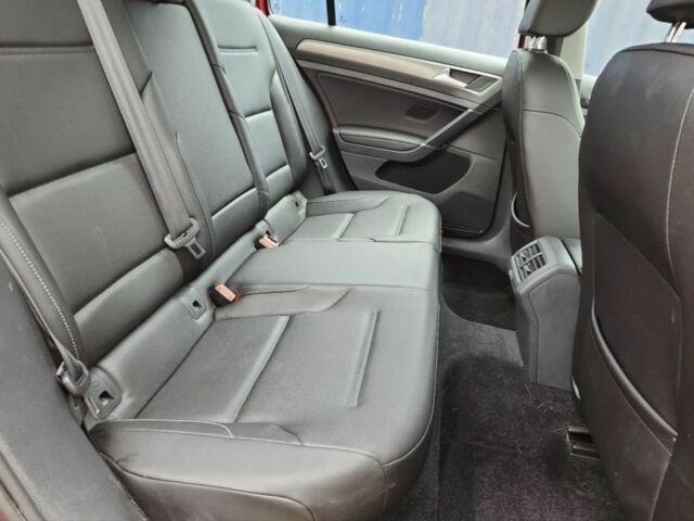 Красный Фольксваген Гольф, объемом двигателя 1.8 л и пробегом 180 тыс. км за 10300 $, фото 6 на Automoto.ua