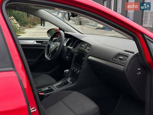 Красный Фольксваген Гольф, объемом двигателя 1.6 л и пробегом 233 тыс. км за 12700 $, фото 26 на Automoto.ua