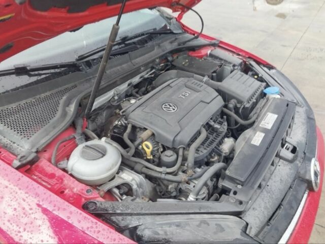 Красный Фольксваген Гольф, объемом двигателя 1.8 л и пробегом 180 тыс. км за 10300 $, фото 11 на Automoto.ua