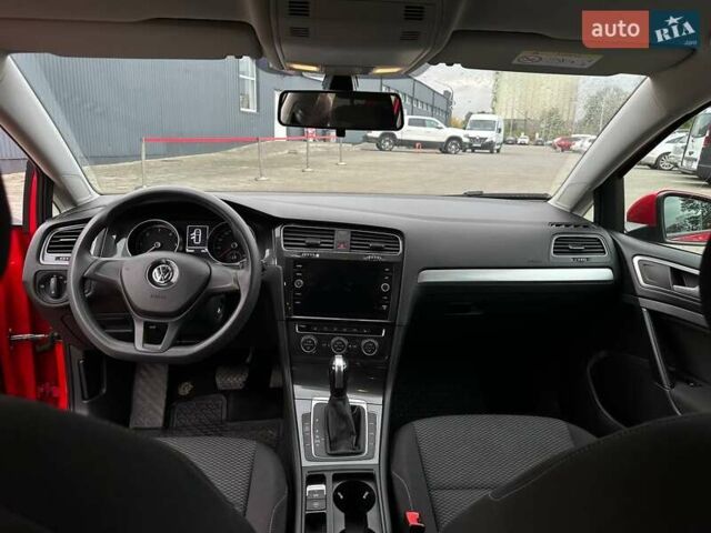 Красный Фольксваген Гольф, объемом двигателя 1.6 л и пробегом 233 тыс. км за 12700 $, фото 18 на Automoto.ua