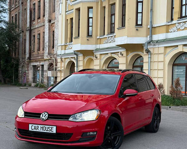 Червоний Фольксваген Гольф, об'ємом двигуна 1.4 л та пробігом 376 тис. км за 10399 $, фото 1 на Automoto.ua