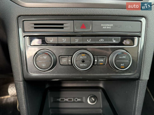 Красный Фольксваген Гольф, объемом двигателя 1.97 л и пробегом 105 тыс. км за 19800 $, фото 15 на Automoto.ua