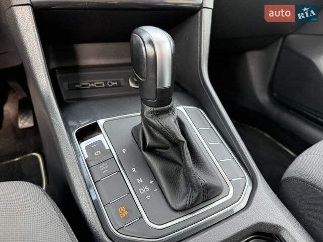 Красный Фольксваген Гольф, объемом двигателя 1.97 л и пробегом 105 тыс. км за 19800 $, фото 16 на Automoto.ua