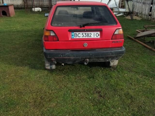 Красный Фольксваген Гольф, объемом двигателя 1.6 л и пробегом 250 тыс. км за 1000 $, фото 2 на Automoto.ua