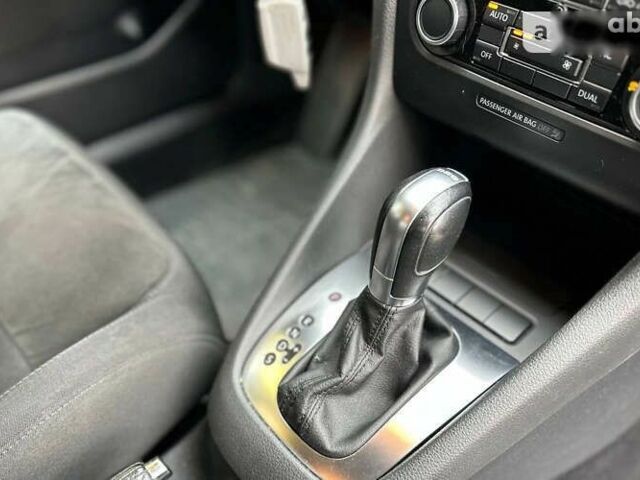 Фольксваген Гольф, объемом двигателя 1.2 л и пробегом 214 тыс. км за 8250 $, фото 13 на Automoto.ua