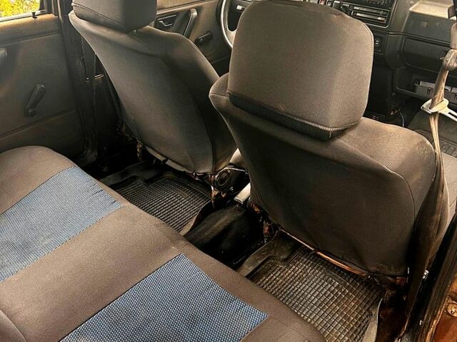 Фольксваген Гольф, объемом двигателя 1.6 л и пробегом 261 тыс. км за 1300 $, фото 3 на Automoto.ua