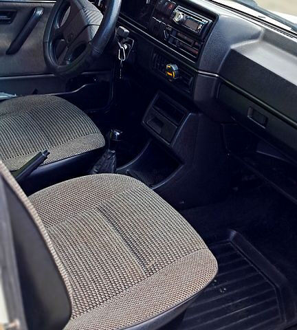 Фольксваген Гольф, об'ємом двигуна 1.6 л та пробігом 100 тис. км за 1750 $, фото 1 на Automoto.ua