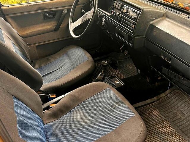 Фольксваген Гольф, объемом двигателя 1.6 л и пробегом 261 тыс. км за 1300 $, фото 2 на Automoto.ua