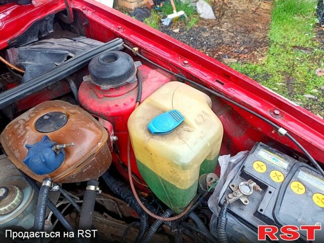 Фольксваген Гольф, объемом двигателя 16 л и пробегом 300 тыс. км за 1300 $, фото 5 на Automoto.ua