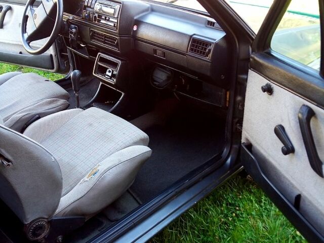 Фольксваген Гольф, объемом двигателя 1.3 л и пробегом 252 тыс. км за 850 $, фото 6 на Automoto.ua