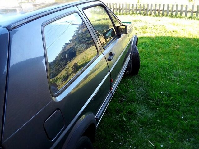 Фольксваген Гольф, объемом двигателя 1.3 л и пробегом 252 тыс. км за 850 $, фото 2 на Automoto.ua