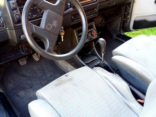 Фольксваген Гольф, объемом двигателя 1.3 л и пробегом 252 тыс. км за 850 $, фото 4 на Automoto.ua