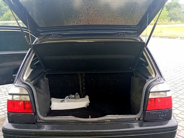 Фольксваген Гольф, об'ємом двигуна 1.9 л та пробігом 250 тис. км за 1600 $, фото 7 на Automoto.ua