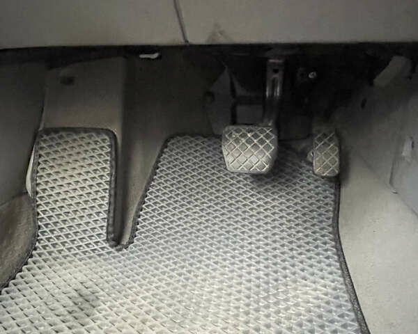 Фольксваген Гольф, объемом двигателя 1.6 л и пробегом 164 тыс. км за 5902 $, фото 22 на Automoto.ua