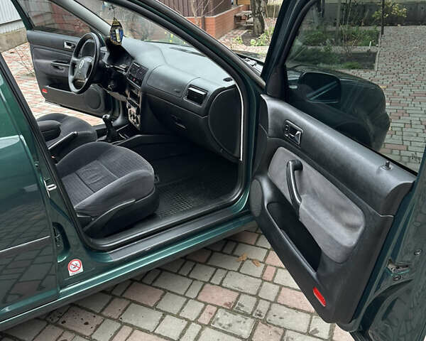 Фольксваген Гольф, объемом двигателя 1.4 л и пробегом 275 тыс. км за 4199 $, фото 14 на Automoto.ua