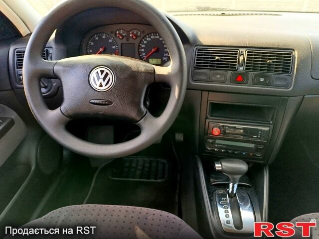 Фольксваген Гольф, объемом двигателя 1.6 л и пробегом 267 тыс. км за 5499 $, фото 6 на Automoto.ua