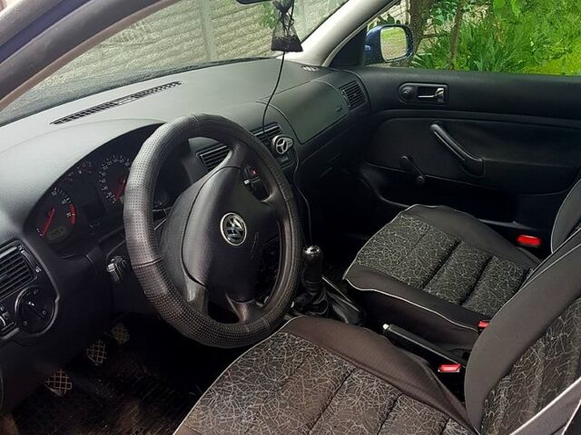 Фольксваген Гольф, об'ємом двигуна 1.6 л та пробігом 215 тис. км за 4500 $, фото 2 на Automoto.ua