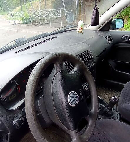 Фольксваген Гольф, объемом двигателя 1.6 л и пробегом 260 тыс. км за 3200 $, фото 3 на Automoto.ua