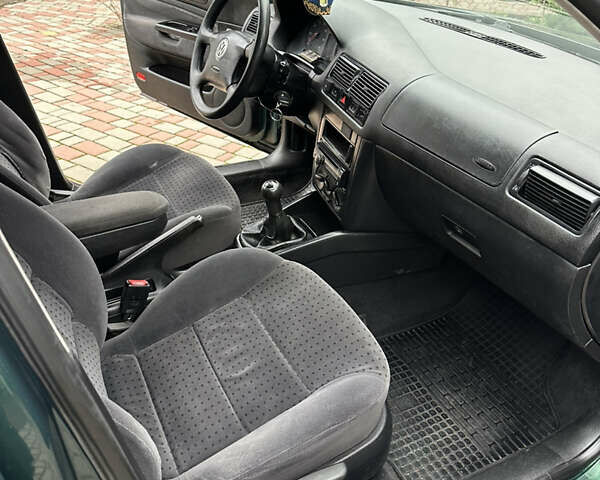 Фольксваген Гольф, объемом двигателя 1.4 л и пробегом 275 тыс. км за 4199 $, фото 12 на Automoto.ua