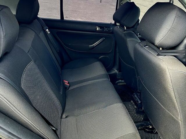 Фольксваген Гольф, объемом двигателя 1.6 л и пробегом 239 тыс. км за 4399 $, фото 4 на Automoto.ua