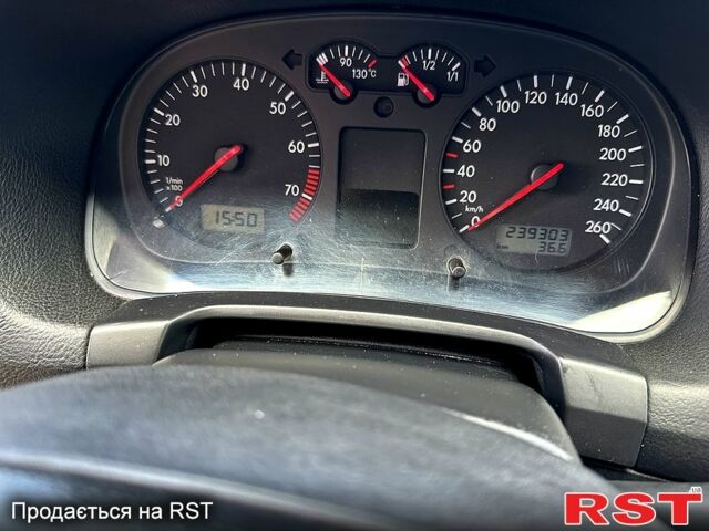 Фольксваген Гольф, объемом двигателя 1.6 л и пробегом 239 тыс. км за 4399 $, фото 6 на Automoto.ua