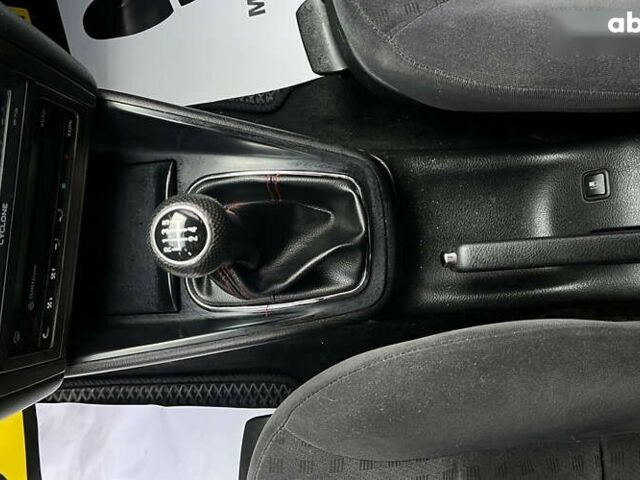 Фольксваген Гольф, объемом двигателя 1.6 л и пробегом 287 тыс. км за 4500 $, фото 15 на Automoto.ua