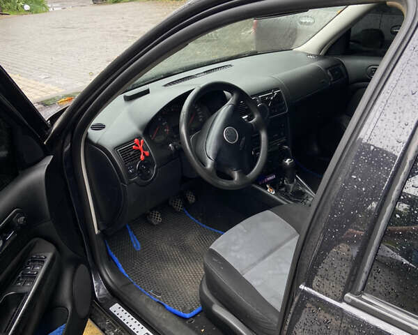 Фольксваген Гольф, объемом двигателя 1.6 л и пробегом 285 тыс. км за 3800 $, фото 4 на Automoto.ua