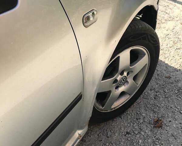 Фольксваген Гольф, объемом двигателя 1.39 л и пробегом 206 тыс. км за 3400 $, фото 15 на Automoto.ua