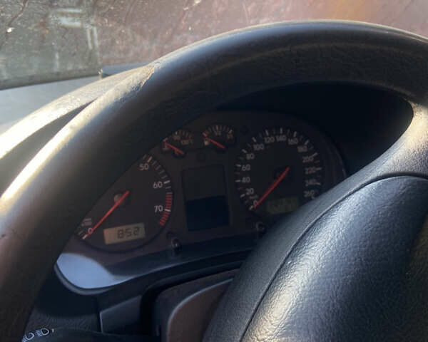 Фольксваген Гольф, объемом двигателя 1.6 л и пробегом 285 тыс. км за 3800 $, фото 8 на Automoto.ua