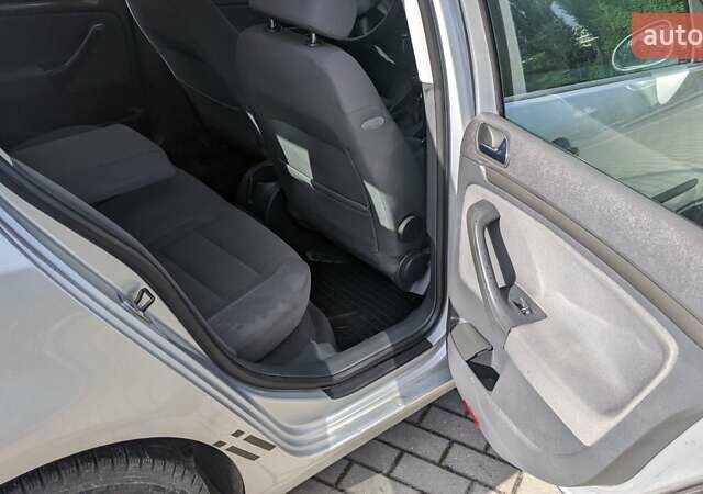 Фольксваген Гольф, объемом двигателя 1.6 л и пробегом 195 тыс. км за 4500 $, фото 3 на Automoto.ua