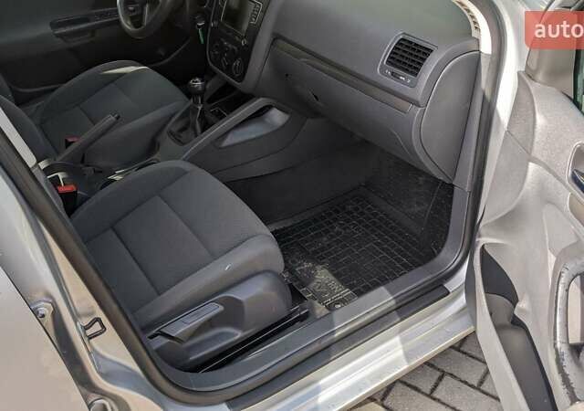 Фольксваген Гольф, объемом двигателя 1.6 л и пробегом 195 тыс. км за 4500 $, фото 6 на Automoto.ua