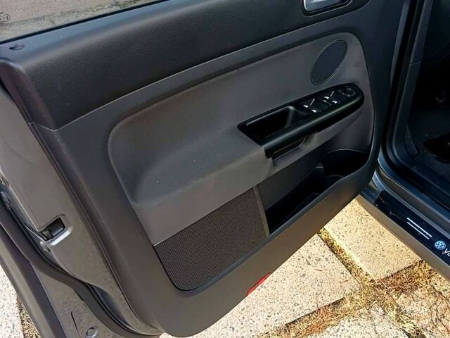 Фольксваген Гольф, объемом двигателя 1.6 л и пробегом 268 тыс. км за 5400 $, фото 10 на Automoto.ua