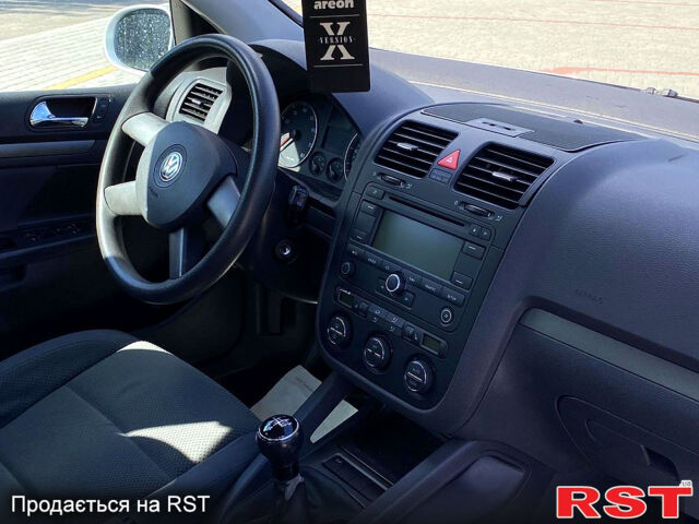 Фольксваген Гольф, об'ємом двигуна 1.6 л та пробігом 213 тис. км за 5800 $, фото 7 на Automoto.ua