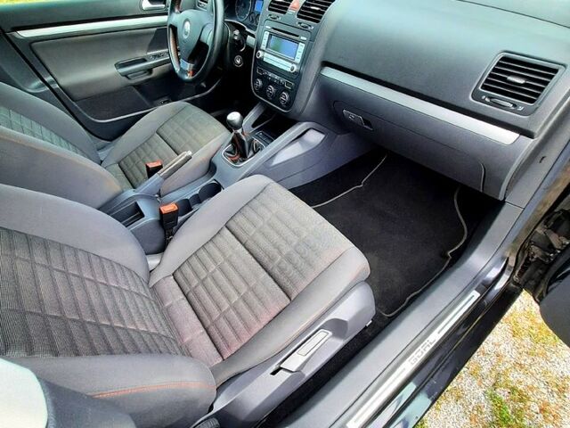 Фольксваген Гольф, объемом двигателя 1.6 л и пробегом 82 тыс. км за 6700 $, фото 4 на Automoto.ua