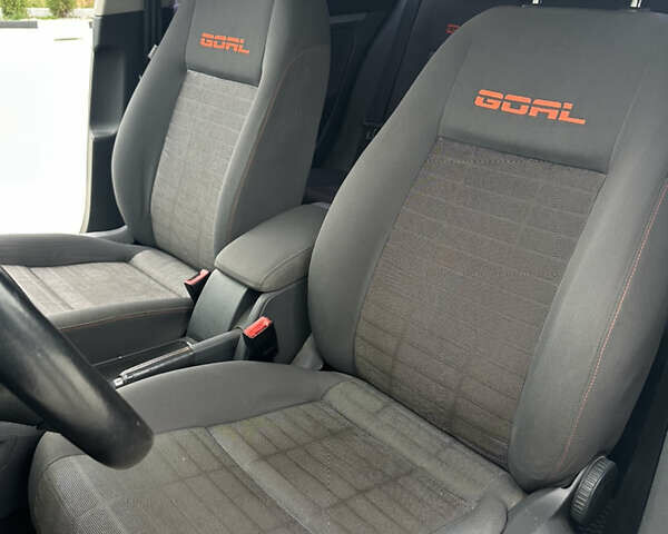 Фольксваген Гольф, об'ємом двигуна 1.4 л та пробігом 242 тис. км за 5800 $, фото 12 на Automoto.ua