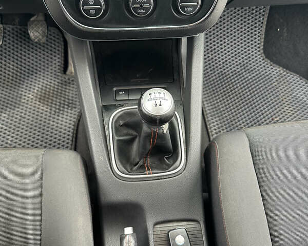 Фольксваген Гольф, об'ємом двигуна 1.4 л та пробігом 242 тис. км за 5800 $, фото 13 на Automoto.ua