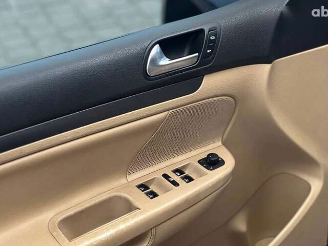 Фольксваген Гольф, объемом двигателя 1.6 л и пробегом 170 тыс. км за 6700 $, фото 7 на Automoto.ua